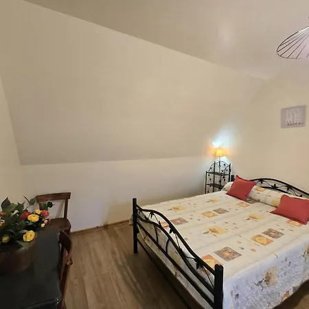 Maison Perigourdine 2 A Salignac-eyvigues Avec Cour Et Jardin, Animaux Acceptes - Fr-1-616-5